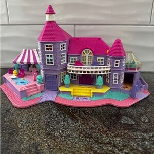 Charming Pink and Purple Mansion Dollhouse by Polly‎ Pocket